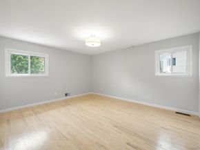 52 North Drive, Manhasset Hills NY 11040