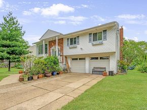 52 North Drive, Manhasset Hills NY 11040