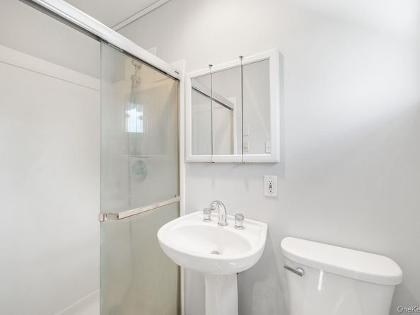 52 North Drive, Manhasset Hills NY 11040