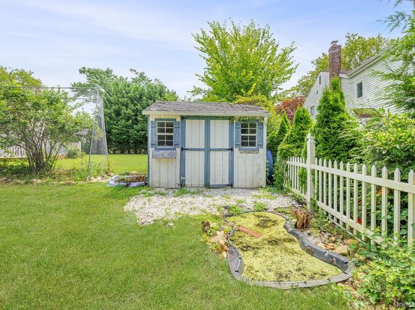 52 North Drive, Manhasset Hills NY 11040