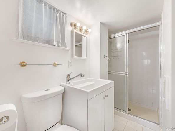 52 North Drive, Manhasset Hills NY 11040