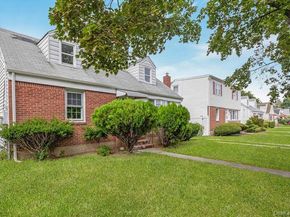 1033 Tulsa Street, Uniondale NY 11553