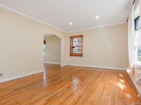 1033 Tulsa Street, Uniondale NY 11553
