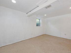 1033 Tulsa Street, Uniondale NY 11553