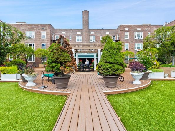 101 Old Mamaroneck Road 1B2, White Plains NY 10605