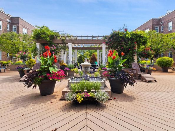 101 Old Mamaroneck Road 1B2, White Plains NY 10605