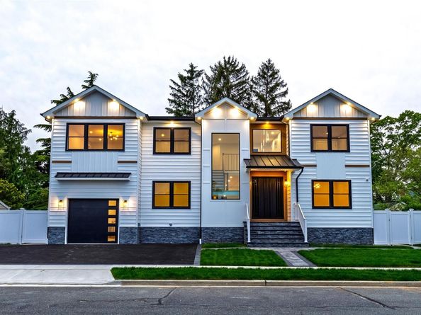 2456 8th Street, East Meadow NY 11554