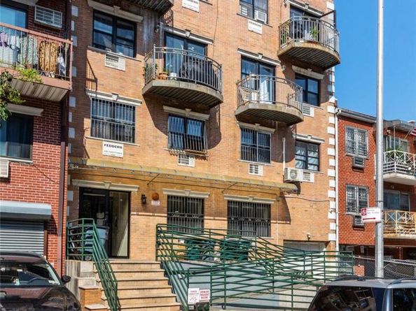 40-40 68th Street 1A, Woodside NY 11377