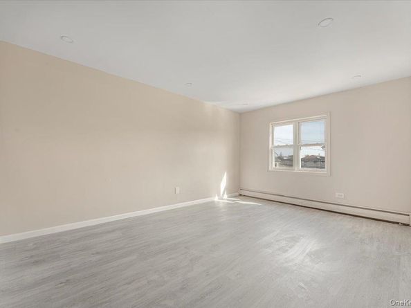 723 E 230th Street, Bronx NY 10466