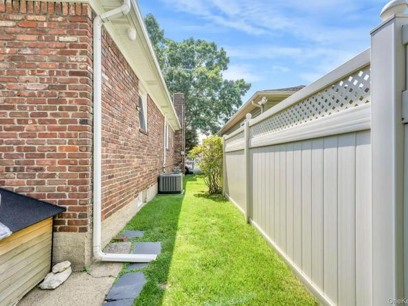 1641 Falmouth Avenue, New Hyde Park NY 11040
