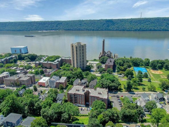 440 Warburton Avenue 6F, Yonkers NY 10701