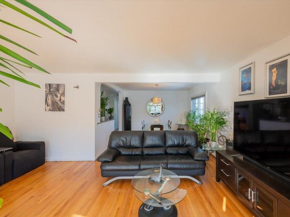 19611 Pompeii Avenue, Hollis NY 11423