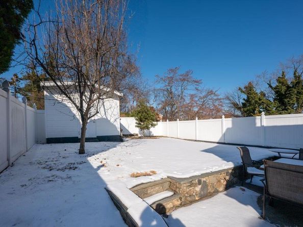 19611 Pompeii Avenue, Hollis NY 11423