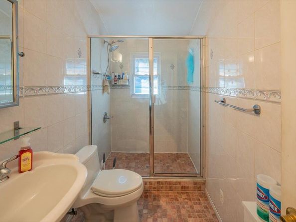 19611 Pompeii Avenue, Hollis NY 11423