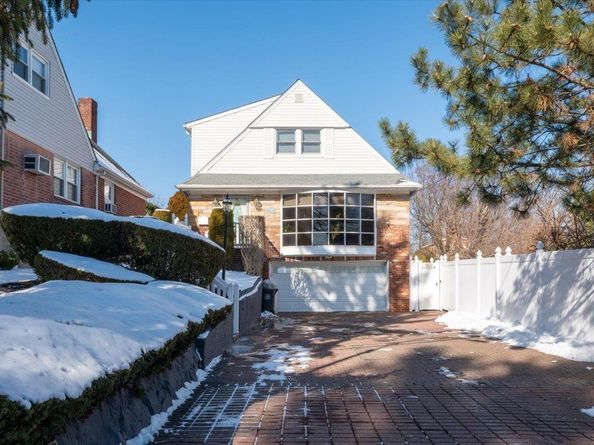 19611 Pompeii Avenue, Hollis NY 11423