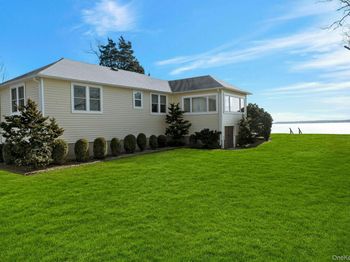 105 Lockitt Drive