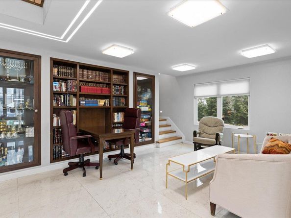 544 Oxford Road, Cedarhurst NY 11516