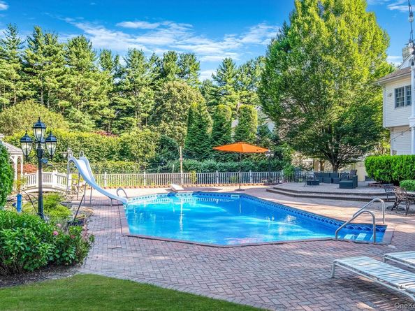 3 Kohlsaat Court, Smithtown NY 11787