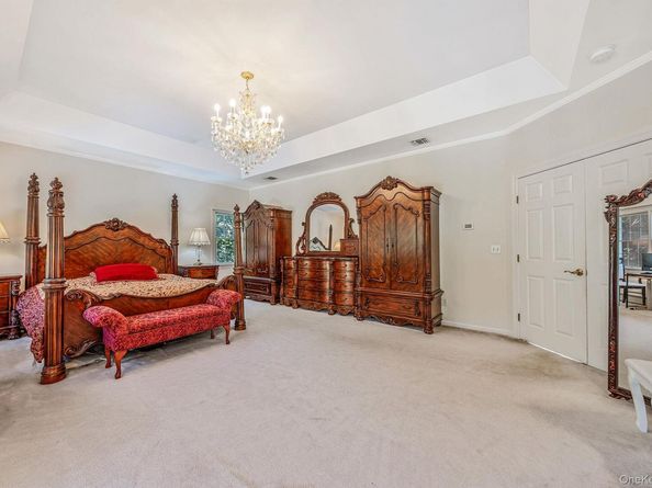 3 Kohlsaat Court, Smithtown NY 11787