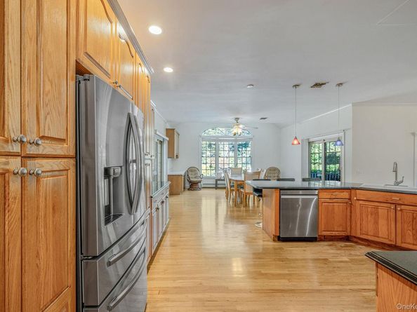 3 Kohlsaat Court, Smithtown NY 11787