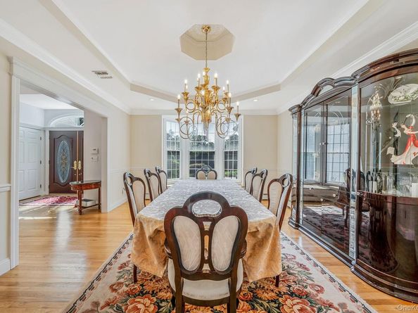 3 Kohlsaat Court, Smithtown NY 11787