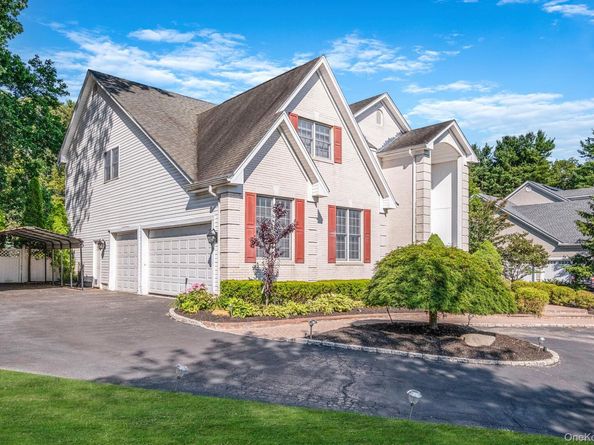 3 Kohlsaat Court, Smithtown NY 11787