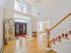 3 Kohlsaat Court, Smithtown NY 11787
