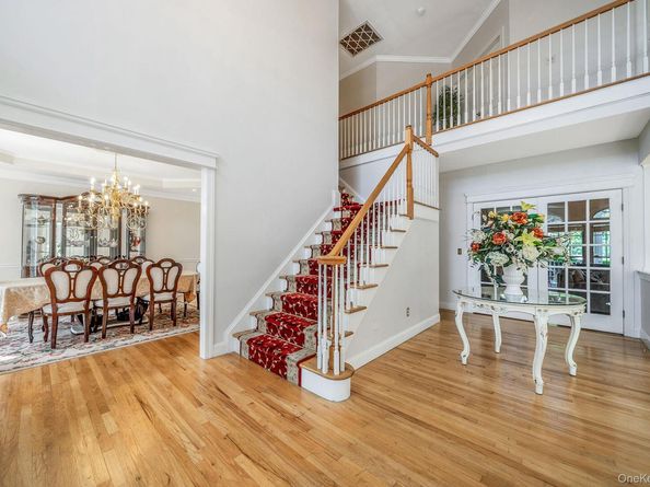 3 Kohlsaat Court, Smithtown NY 11787
