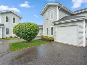 914 Fenway Road, Saint James NY 11780