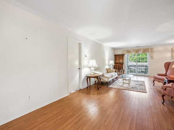 914 Fenway Road, Saint James NY 11780