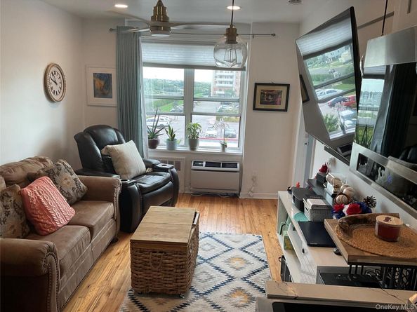 855 E. Broadway 2D1, Long Beach NY 11561