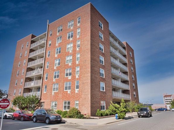 855 E. Broadway 2D1, Long Beach NY 11561