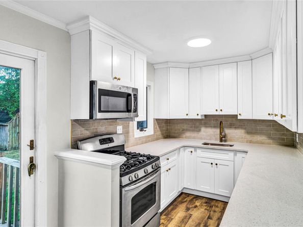 6 Pompano Lane, Massapequa Park NY 11762