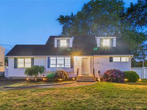 6 Pompano Lane, Massapequa Park NY 11762