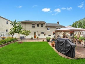 9 Waverly Place, Valley Stream NY 11580