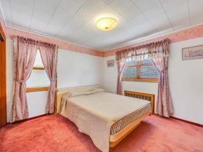 9 Waverly Place, Valley Stream NY 11580