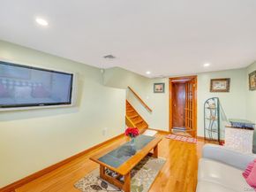 9 Waverly Place, Valley Stream NY 11580