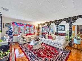 9 Waverly Place, Valley Stream NY 11580