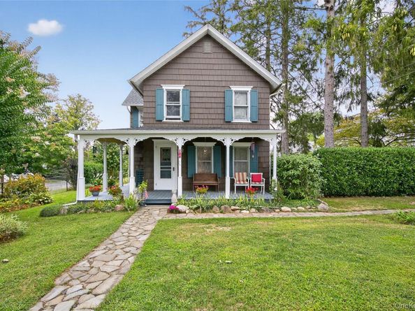 58 Grove Street, Glenwood Landing NY 11547