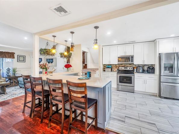 1091 Cramer Court, North Baldwin NY 11510