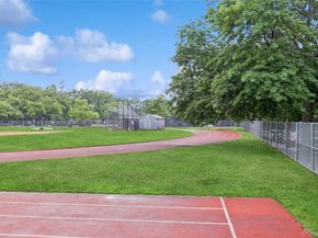 139-15 83 Avenue 629, Briarwood NY 11435