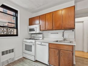 139-15 83 Avenue 629, Briarwood NY 11435