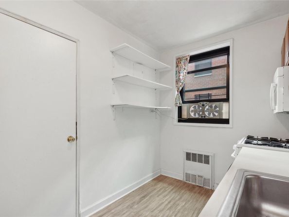 139-15 83 Avenue 629, Briarwood NY 11435