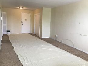54-40 Little Neck Parkway 4M, Little Neck NY 11362