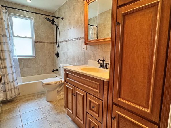 405 Hamilton Avenue, Hewlett NY 11557