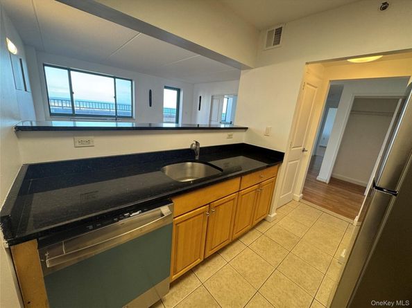 136 Beach 117 706, Rockaway Park NY 11694