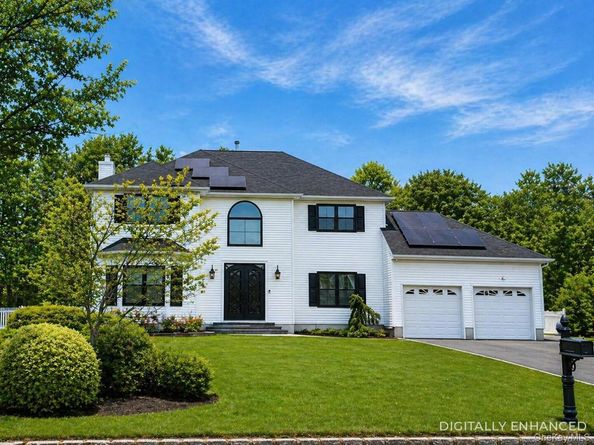20 Chateau Drive, Manorville NY 11949