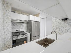 60 Henry Street 15F2, New York (Manhattan) NY 10002