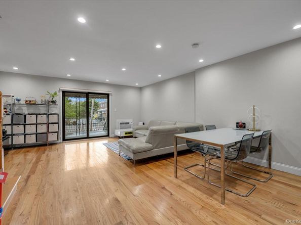 6111 69th Street, Middle Village NY 11379