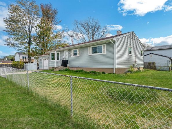 206 Prospect Place, Bay Shore NY 11706